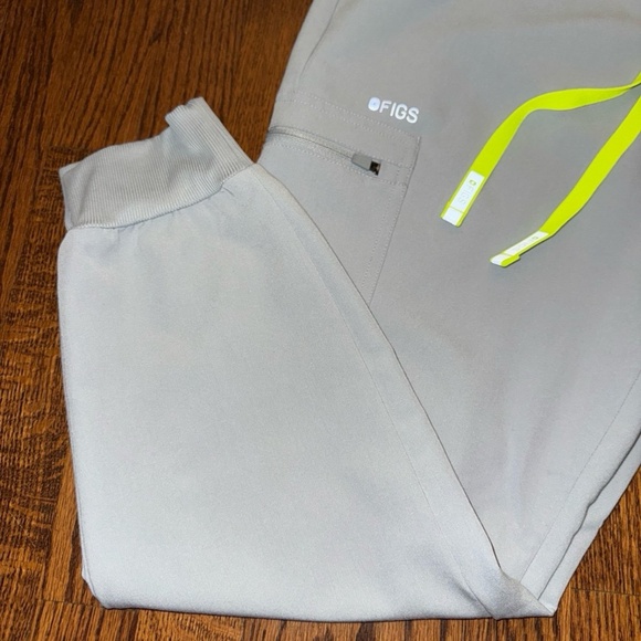 Fig Scrub Set - Picture 8 of 10